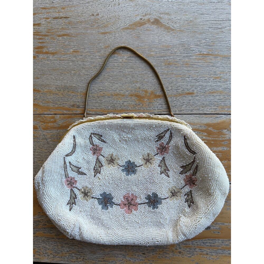 Vintage White Floral Beaded Evening Handbag Kiss lock chain strap Mid Century